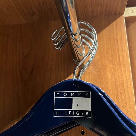 Hangers Tommy Hilfiger (x 5) - Picture 2 of 2